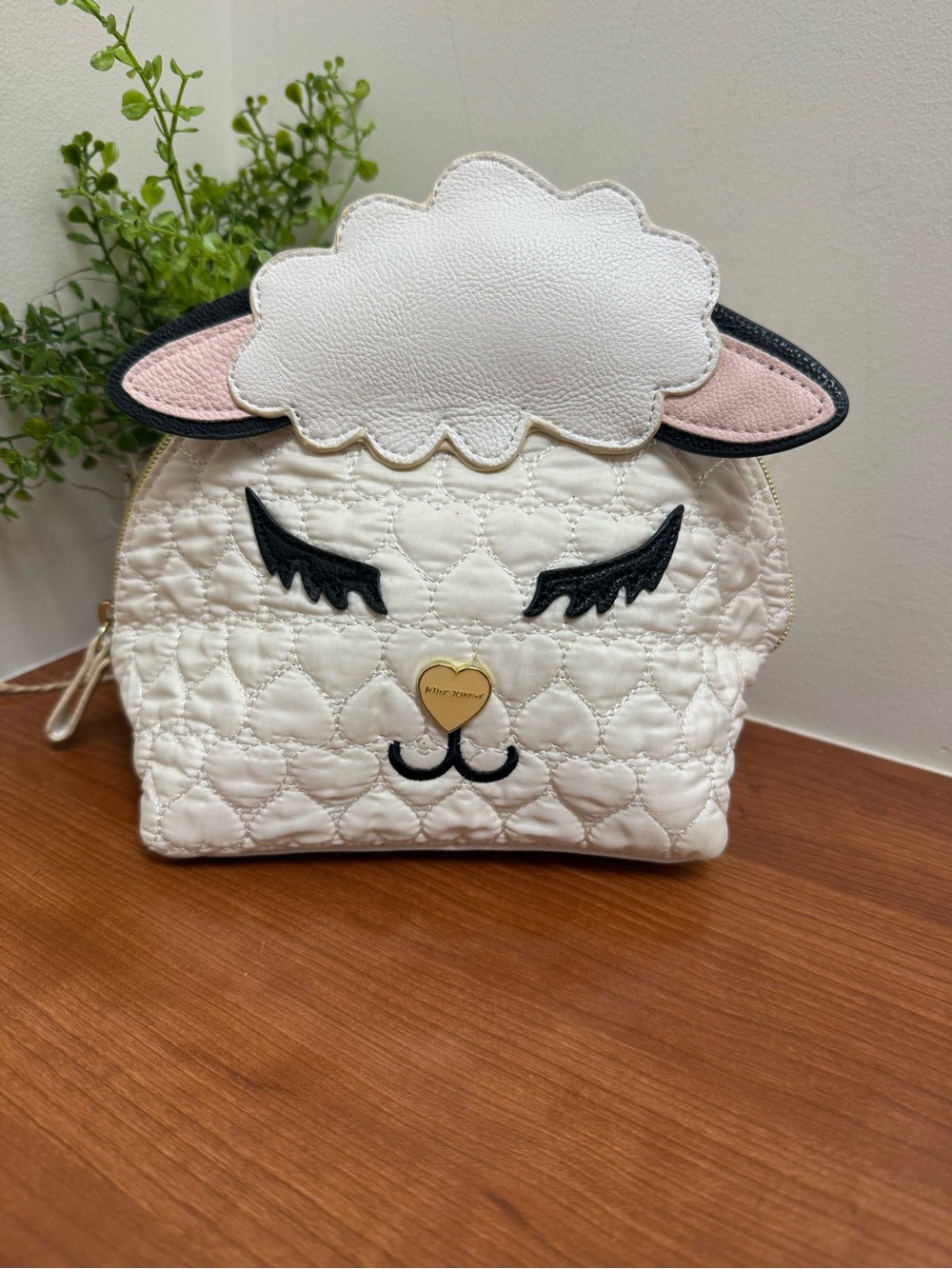 Betsey Johnson Kitsch Lamb Sheep Quilted Cosmetic Makeup Bag Purse CreamEUC